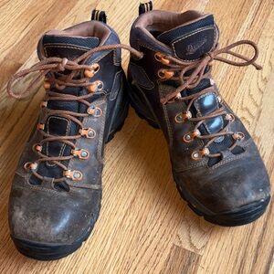 Danner 9.5 men’s Dark Brown Leather Hiking Boots